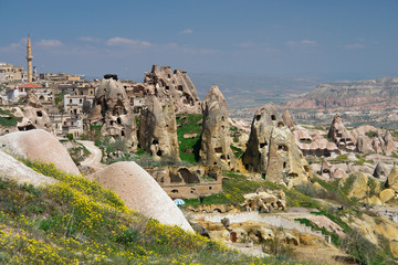 Fototapeta na wymiar Kapadocja - Turcja, Kominy Fairy - Uchisar