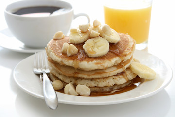 Banana Macadamia Nut Pancakes