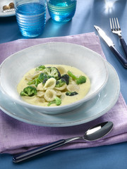 orecchiette à la fondue de taleggio et au choux fleur pourpre
