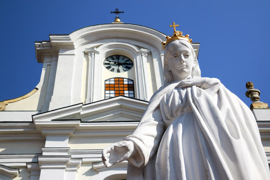 Virgin Mary statue / Mount Calvary