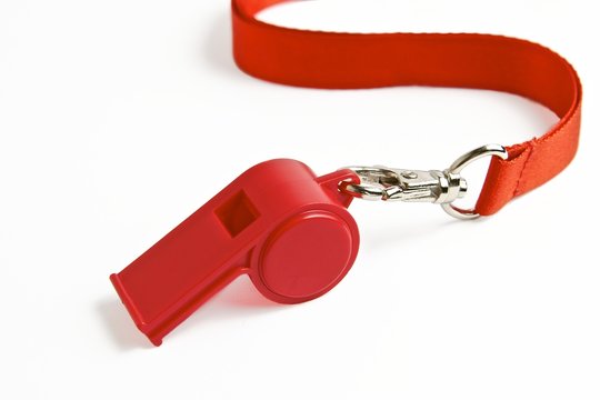 Rote Trillerpfeife mit Band