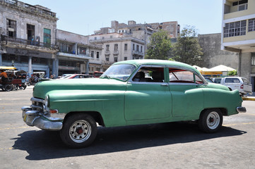 Oldtimer de La Havane en vert