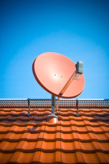 Residential satellite dish. © Jakob Kamender