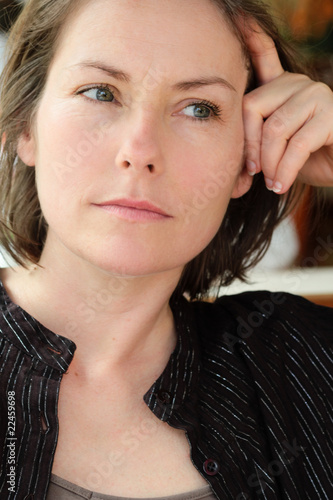 "femme naturelle" photo libre de droits sur la banque d'images Fotolia