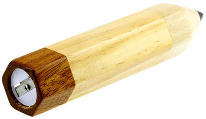 plumier bois forme crayon, fond blanc