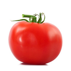 pomodoro intero in fondo bianco