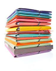 Pile de dossier sur fond blanc