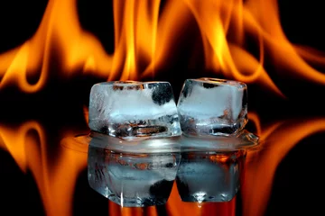 Tuinposter Vlam Ice cubes on fire