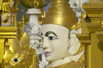 Details der Shwedagon Pagode in Burma/ Myanmar - obrazy, fototapety, plakaty