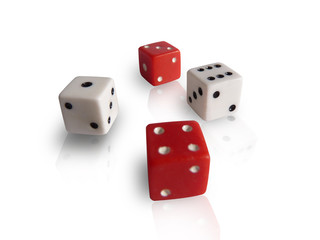 Quattro dadi bianchi e rossi