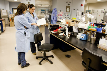 Femmes en laboratoire