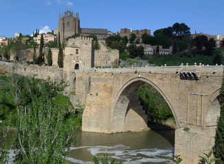 Fototapeta na wymiar Vista del Puente de S.Martin, Toledo