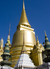 Naklejka premium Golden Stupa in Bangkok , Thailand.