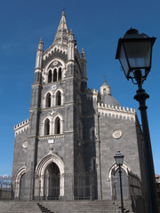 Fototapeta na wymiar Średniowiecznej katedry w Kamieniu Czarno-białe
