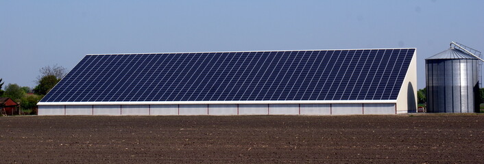 Ferme solaire, centrale solaire, agriculture durable +