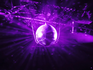 shining discoball / mirrorball in motion