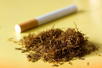Tabak und Zigarette