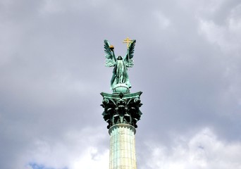 Erzengel Gabriel auf dem Heldenplatz in Budapest