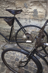 Fototapeta na wymiar Rowery i zabytkowe rowery