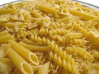 Plat de pâtes variées