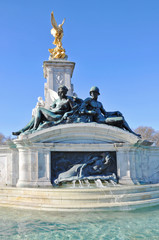 London - Brunnen am Buckingham Palace