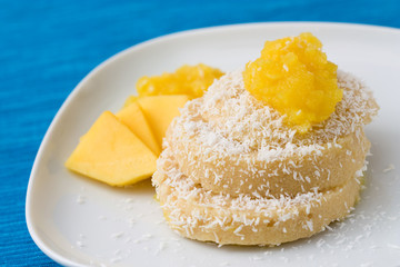 Grießpudding mit Mango