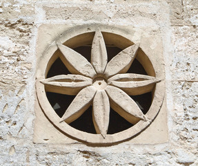 Decorated wall with air hole.