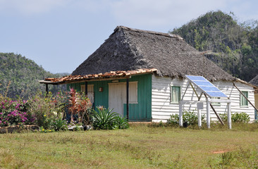 Fototapeta na wymiar Solaranlage na Kubie