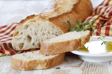 Baguette mit Olivenöl