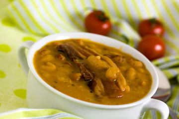 Bohnensuppe mit Rauchspeck
