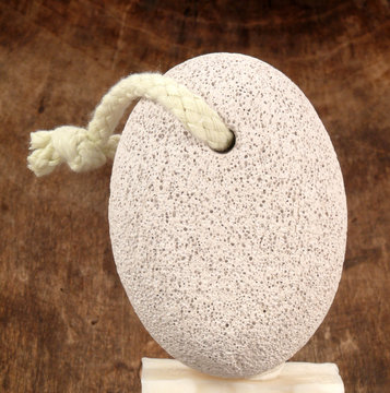 Bimsstein zur Schmutzreinigung