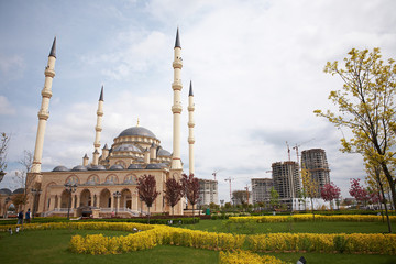 Fototapeta na wymiar Achmada Kadyrow Grozny Centralny Kopuła Meczet w Groznym