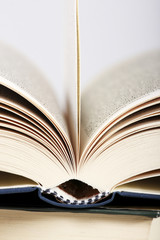 Libro aperto
