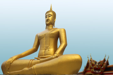 Bouddha géant doré