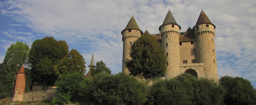 Ch&acirc;teau de Val ; Auvergne ; Limousin