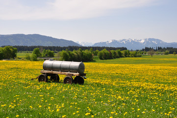 Voralpenlandschaft im Frühling © Matthias Ott