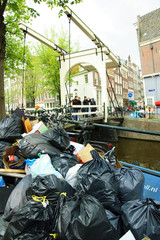 Amsterdam city full of garbage from 6 until 19 May 2010