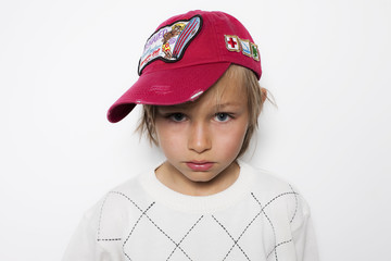junge mit rotem cap