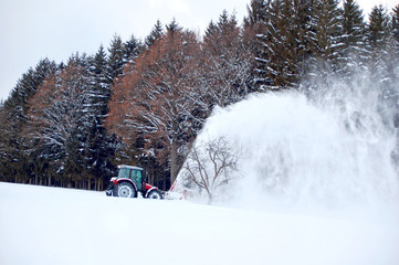 Traktor im Winter © Dieter Hawlan