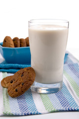 Ryazhenka with oatmeal cookies