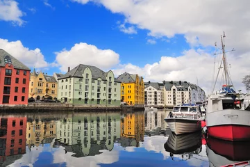 Abwaschbare Fototapete Skandinavien Quayside Reflections