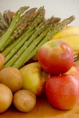 Kartoffeln, Spargel, Äpfel, Bananen