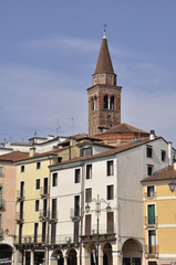 Fototapeta na wymiar vicenza santa corona campanile veneto