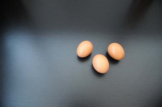 n. 3 uova