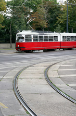 Tram bianco rosso