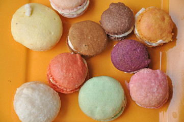 macarons multicolores 1