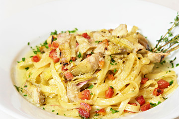 Linguine with Chicken in Garlic Sauce