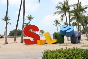 Zelfklevend Fotobehang Siloso beach signage, Sentosa, SIngapore © Steve