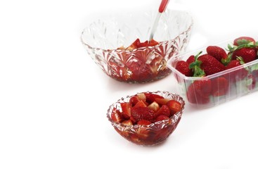 strawberries with sugar and wine
