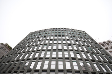 palazzo grattacielo a vetri